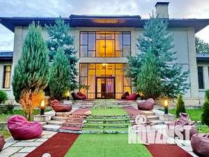 Дом 1300м², 3-этажный, посуточно,