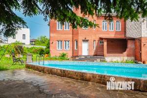 Дом 350м², 2-этажный, посуточно,