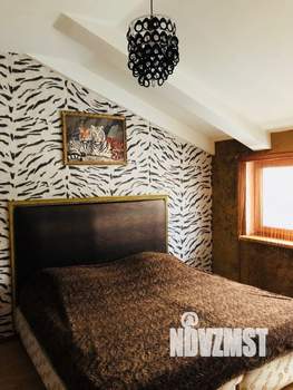 Дом 1000м², 3-этажный, посуточно,