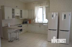 Дом 550м², 4-этажный, посуточно,