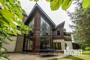 Дом 720м², 2-этажный, посуточно,