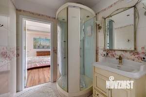 Дом 1000м², 3-этажный, посуточно,