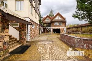 Дом 1000м², 3-этажный, посуточно,