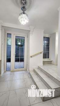 Дом 200м², 3-этажный, на длительный срок,