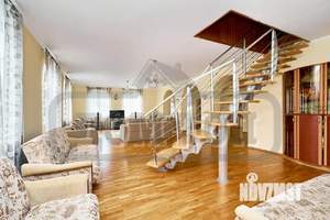 Дом 450м², 3-этажный, посуточно,