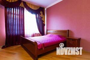 Дом 680м², 3-этажный, посуточно,