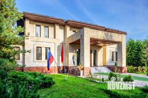 Дом 1200м², 3-этажный, посуточно,