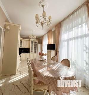 Коттедж 250м², 3-этажный, на длительный срок,