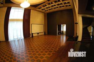 Дом 1200м², 3-этажный, посуточно,