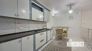 Дом 200м², 3-этажный, на длительный срок,