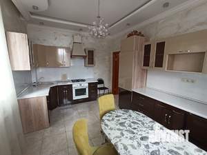 Дом 330м², 3-этажный, на длительный срок,