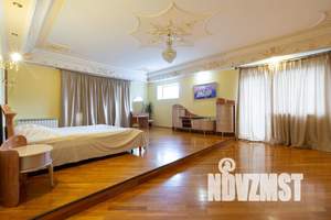 Дом 900м², 3-этажный, посуточно,