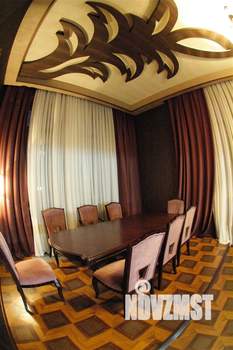 Дом 1200м², 3-этажный, посуточно,