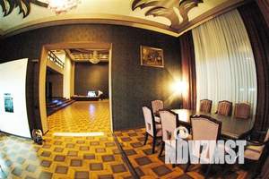 Дом 1200м², 3-этажный, посуточно,