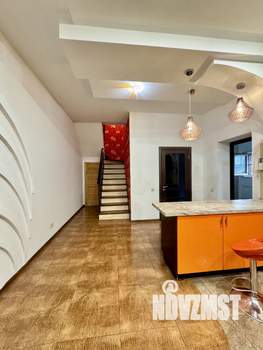 Таунхаус 195м², 3-этажный, на длительный срок,