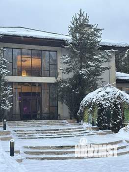 Дом 1300м², 3-этажный, посуточно,