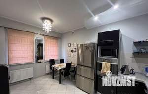 Таунхаус 270м², 4-этажный, на длительный срок,