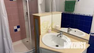 Дом 1000м², 3-этажный, посуточно,