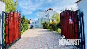 Дом 1200м², 3-этажный, посуточно,