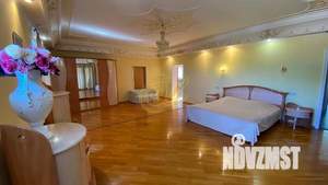 Дом 1200м², 3-этажный, посуточно,