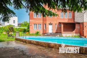 Дом 350м², 2-этажный, посуточно,