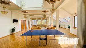 Дом 1000м², 3-этажный, посуточно,