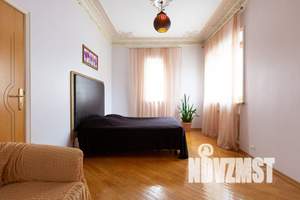 Дом 900м², 3-этажный, посуточно,