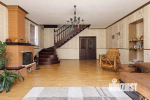 Дом 379м², 3-этажный, на длительный срок,