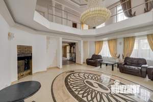 Дом 1000м², 3-этажный, посуточно,