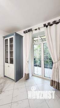 Дом 200м², 3-этажный, на длительный срок,