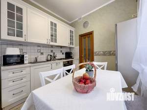 Дом 230м², 3-этажный, на длительный срок,