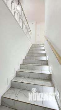 Дом 200м², 3-этажный, на длительный срок,