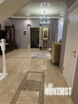 Таунхаус 186м², 3-этажный, на длительный срок,