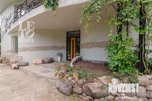 Дом 993м², 4-этажный, участок 60 сот.