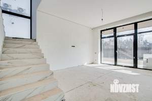 Дом 206м², 2-этажный, участок 6 сот.