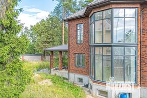 Дом 650м², 3-этажный, участок 15 сот.