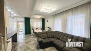 Дом 180м², 3-этажный, участок 3 сот.