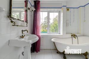 Коттедж 1142м², 3-этажный, участок 21 сот.