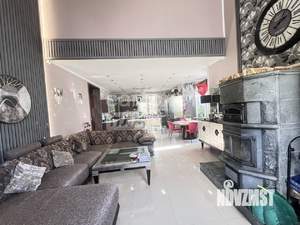 Дом 253м², 3-этажный, участок 15 сот.