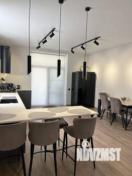 Коттедж 200м², 2-этажный, участок 6 сот.