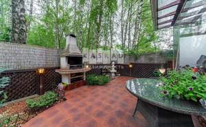 Дом 200м², 3-этажный, участок 1 сот.