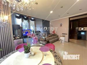 Дом 253м², 3-этажный, участок 15 сот.