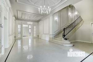 Коттедж 600м², 3-этажный, участок 20 сот.