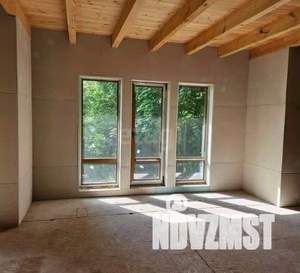 Дом 185м², 2-этажный, участок 6 сот.