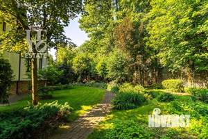 Дом 550м², 3-этажный, участок 20 сот.