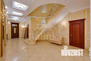 Дом 700м², 3-этажный, участок 36 сот.