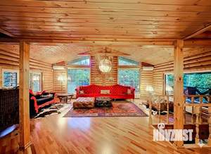 Дом 219м², 3-этажный, участок 30 сот.