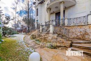 Коттедж 1100м², 4-этажный, участок 20 сот.