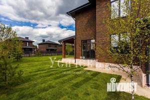 Дом 273м², 2-этажный, участок 10 сот.