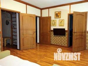 Коттедж 240м², 2-этажный, участок 6 сот.